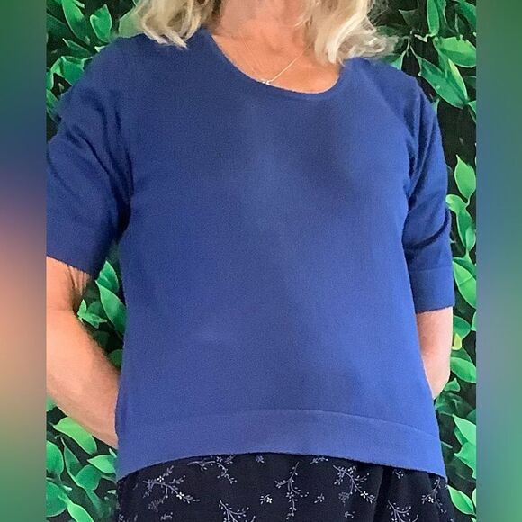 💙 Talbots Royal Blue Short Sleeve Sweater Size M (Petite) - Picture 2 of 3